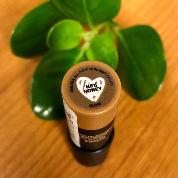 ❤️4 for $20❤️ NUDESTIX Nudies Face Color Glow mini - Picture 4 of 5